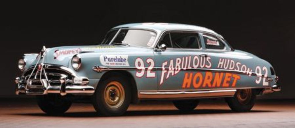 1952-Hudson-Hornet-6-NASCAR-Herb-Thomas-lead.jpg